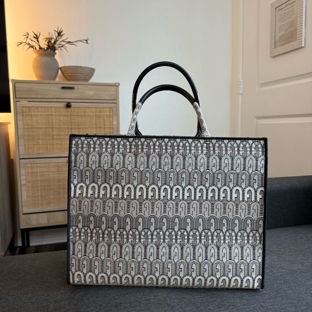 FURLA | Large Opportunity Tote logo-jacquard tote bag | Blogger's Favorite